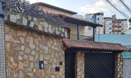 Casa com 3 quartos à venda na Rua Albertino Gonçalves, Jardim das Laranjeiras, Juiz de Fora
