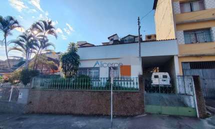 Casa com 3 quartos à venda na Rua Doutor Alberto Vieira Lima, Bairu, Juiz de Fora