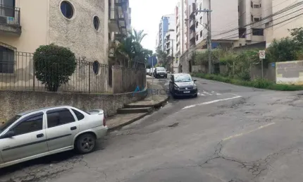 Terreno à venda na Rua Eduardo de Campos Bastos, Granbery, Juiz de Fora