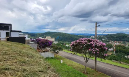 Terreno em um dos mais cobiçados condomínios da cidade, residencial alvim por r$260mil.