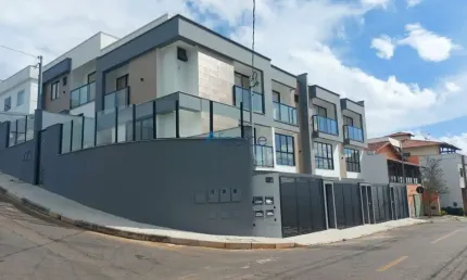 Casa  nova São Pedro, 3 quartos com quintal, 2 vagas