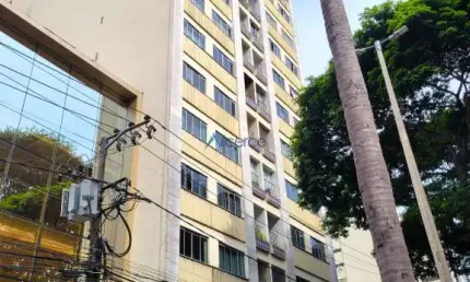 Apartamento 03 quartos com suíte, garagem e elevador no Centro