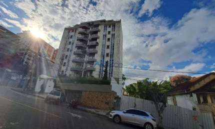 Apartamento de 3 quartos com suíte e garagem no Santa Helena