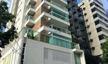 More no centro neste maravilhoso 4 quartos com 2 suítes e 3 vagas de garagem