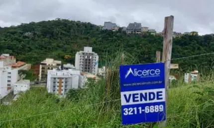 Terreno à venda na Leda Belline Granato, Recanto da Mata, Juiz de Fora