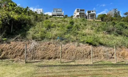 terreno com excelente localização  no portal do Aeroporto- 846m
