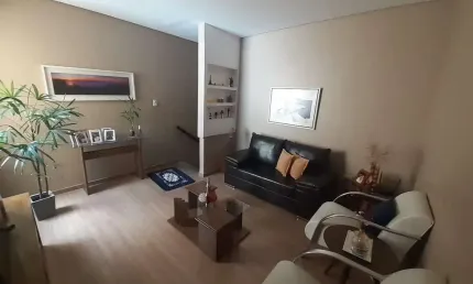 Sobrado com 3 dormitórios à venda, 240 m² por R$ 400.000 - Santa Catarina - Juiz de Fora/MG