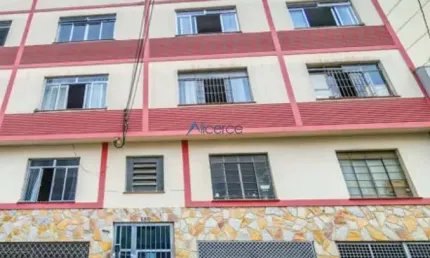 Apartamento amplo e reformado muito bem localizado no Centro!
