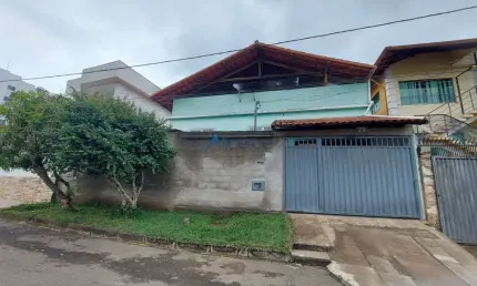Casa com 3 quartos à venda na Rua José Bello, Aeroporto, Juiz de Fora