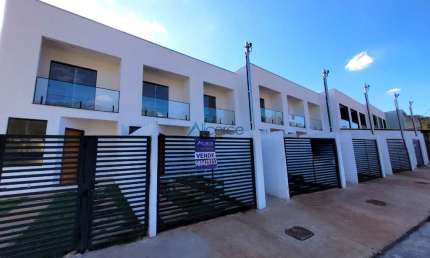 Casa duplex com 02 quartos, sendo 01 suíte, garagem e quintal, no Residencial São Luiz, bairro Grama