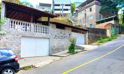 Casa com 2 quartos à venda na Rua Porto das Flores, Santa Luzia, Juiz de Fora