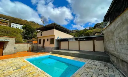 Granja com 1.260 m²: Casa com 02 quartos, garagem, piscina e quintal