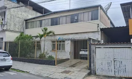 Casa com 2 quartos à venda na Rua São João Batista, Parque Guarani, Juiz de Fora