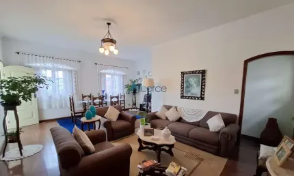 Casa com 5 quartos à venda na Rua Pedro S. Macedo, Vila Ozanan, Juiz de Fora