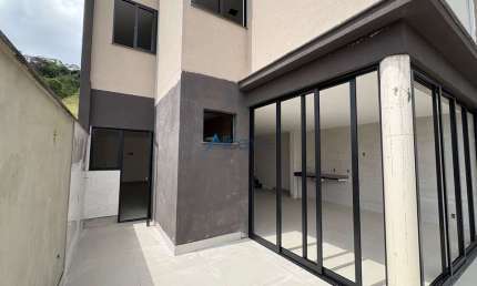 Casa Dúplex com 4 suítes no Condomínio Reserva São Pedro - Marilândia!