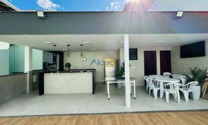 Casa a venda nos 04 quartos, 02 vagas de garagem-277m² - 1.800.000,00- Quintas da Avenida