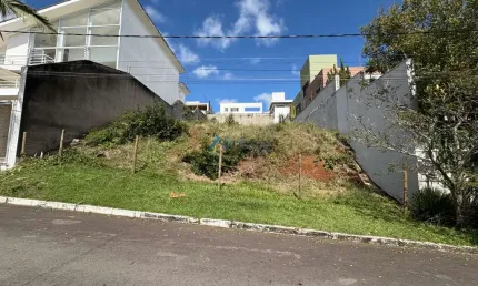 Lote com 532 m² em um dos melhores condomínios da cidade