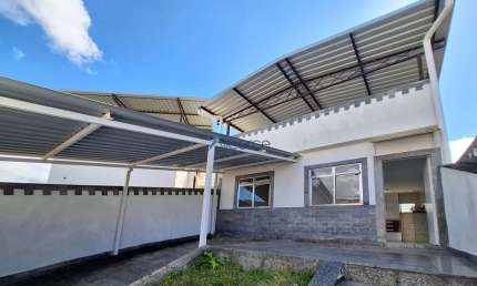 Casa com 2 quartos à venda na Rua Rodrigo Lemos de Paula, Santa Cecília, Juiz de Fora