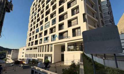 Maravilhoso apartamento de 2 quartos na principal avenida da cidade
