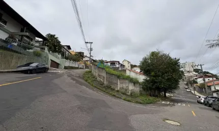 Ótimo terreno de 523 metros quadrados em um dos melhores bairros residências de juiz de fora