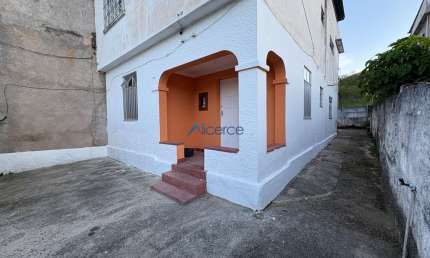 Ótima casa linear de 3 quartos com suíte próxima ao IFET