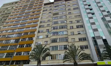 Apartamento com 03 quartos com 02 elevadores no Centro.