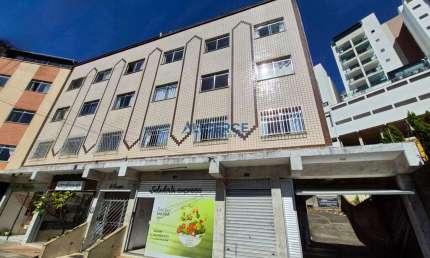 Apartamento de 03 quartos com garagem no Cascatinha.