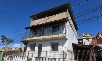 Casa com 3 quartos à venda na Rua José Venâncio Rabello, Santos Dumont, Juiz de Fora