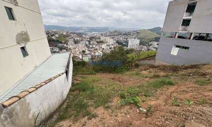 Maravilhoso terreno de 390 metros quadrados no Vivendas da Serra