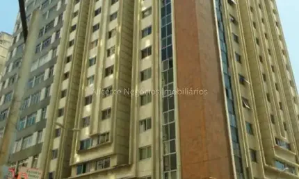 Apartamento 01 quarto e sala com elevador no Centro.