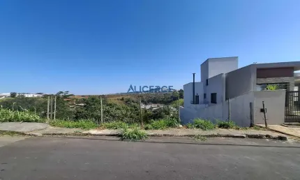 Terreno à venda na Rua Francisco Baptista de Oliveira, Aeroporto, Juiz de Fora