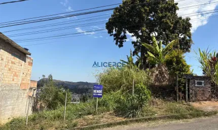 Terreno à venda na Rua Maria Garcia, Lourdes, Juiz de Fora