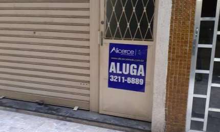 Ponto comercial para alugar na Galeria Carmelo Sirimarco, Centro, Juiz de Fora