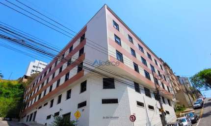 Apartamento com 3 quartos para alugar na Rua Francisco Vale, Centro, Juiz de Fora