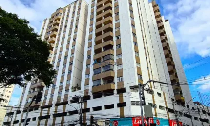 Apartamento com 03 quartos, com garagem e elevador em São Mateus.