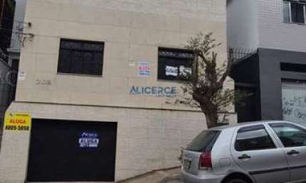 Casa com 3 quartos para alugar na Rua Fernando Lobo, Centro, Juiz de Fora