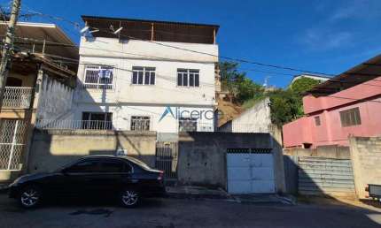 Casa com 3 quartos para alugar na Rua Orlando Riani, Nossa Senhora Aparecida, Juiz de Fora