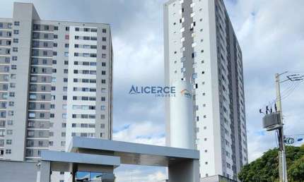 Apartamento locação em Benfica, 2 quartos em condomínio com piscina!