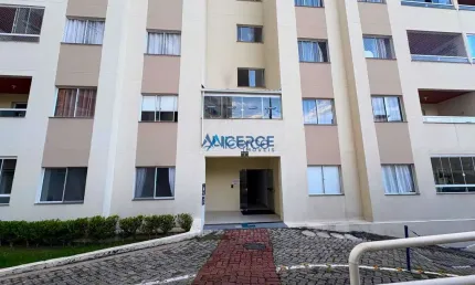 Apartamento de 02 quartos com suíte, garagem e elevador no quintas da avenida.