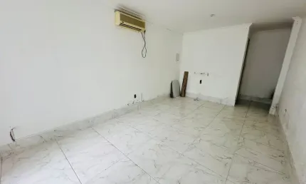 Sala comercial disponível para compra e uso imediato