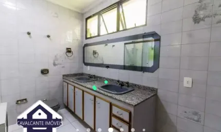 Casa à venda com 300m², 3 quartos e 5 vagas no maia