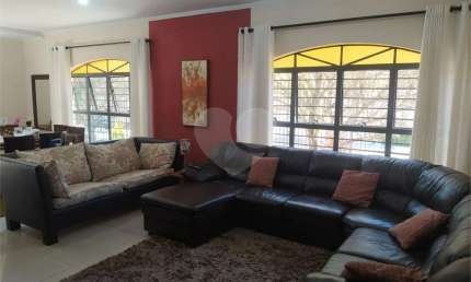Casa com 3 quartos para alugar na São Roque, Estação, São Roque