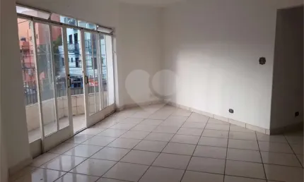 Casa com 2 quartos para alugar na Professor Germano Negrini, Centro, São Roque