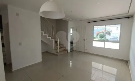 Condomínio com 3 quartos à venda ou para locação em Taboão - SP