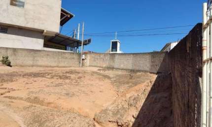 Casa para Venda em Campinas, Jardim São Pedro de Viracópos, 1 dormitório, 1 banheiro, 4 vagas
