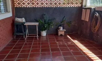 Casa para Venda em Campinas, Jardim Yeda, 3 dormitórios, 1 banheiro, 2 vagas