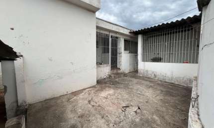 Casa para Venda em Campinas, Parque Universitario de Viracopos, 2 dormitórios, 1 banheiro, 2 vagas