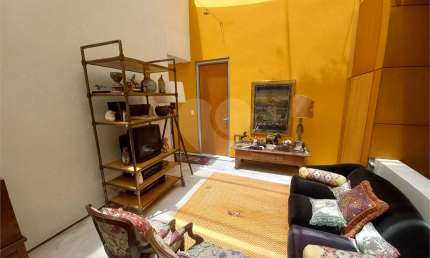Sobrado com 4 quartos para locação em Fazenda Morumbi - SP