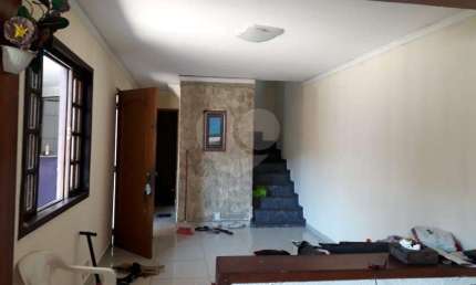 Sobrado com 4 quartos à venda em Jardim Maria Rosa - SP