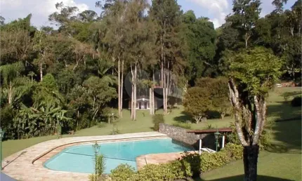 Casa com 8 quartos à venda em Condomínio Iolanda - SP